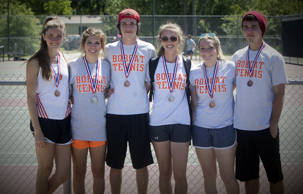 Orangefield tennis team participates in District Tournament The