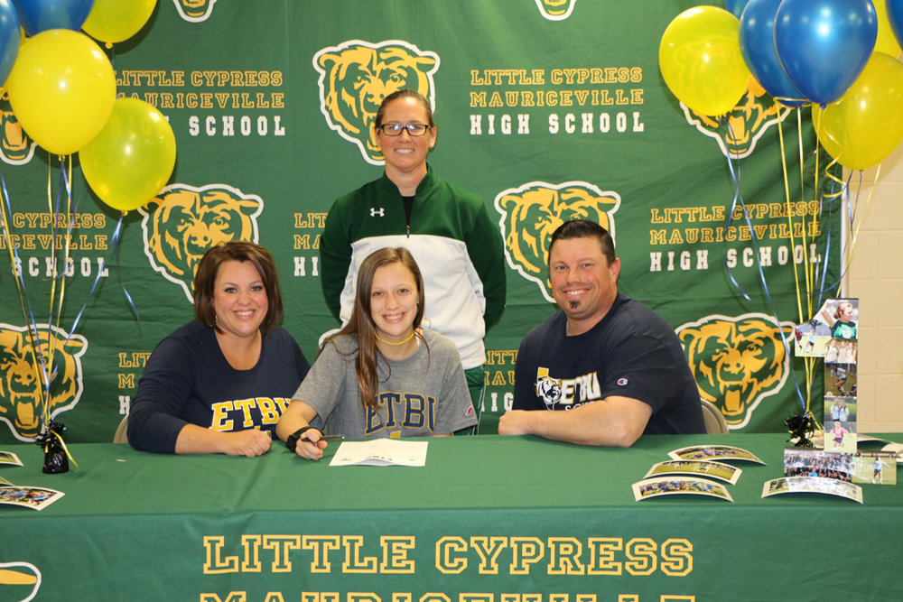 LCM #39 s Kayla Nichols signs to play with ETBU The Record Newspapers